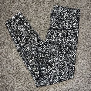 Old Navy Monochrome Patterned Leggings